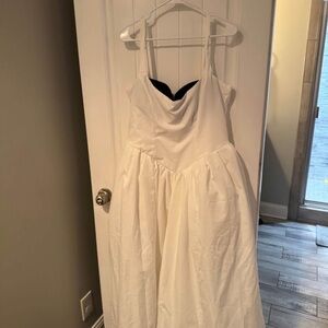 Elegant White Sleeveless Dress
